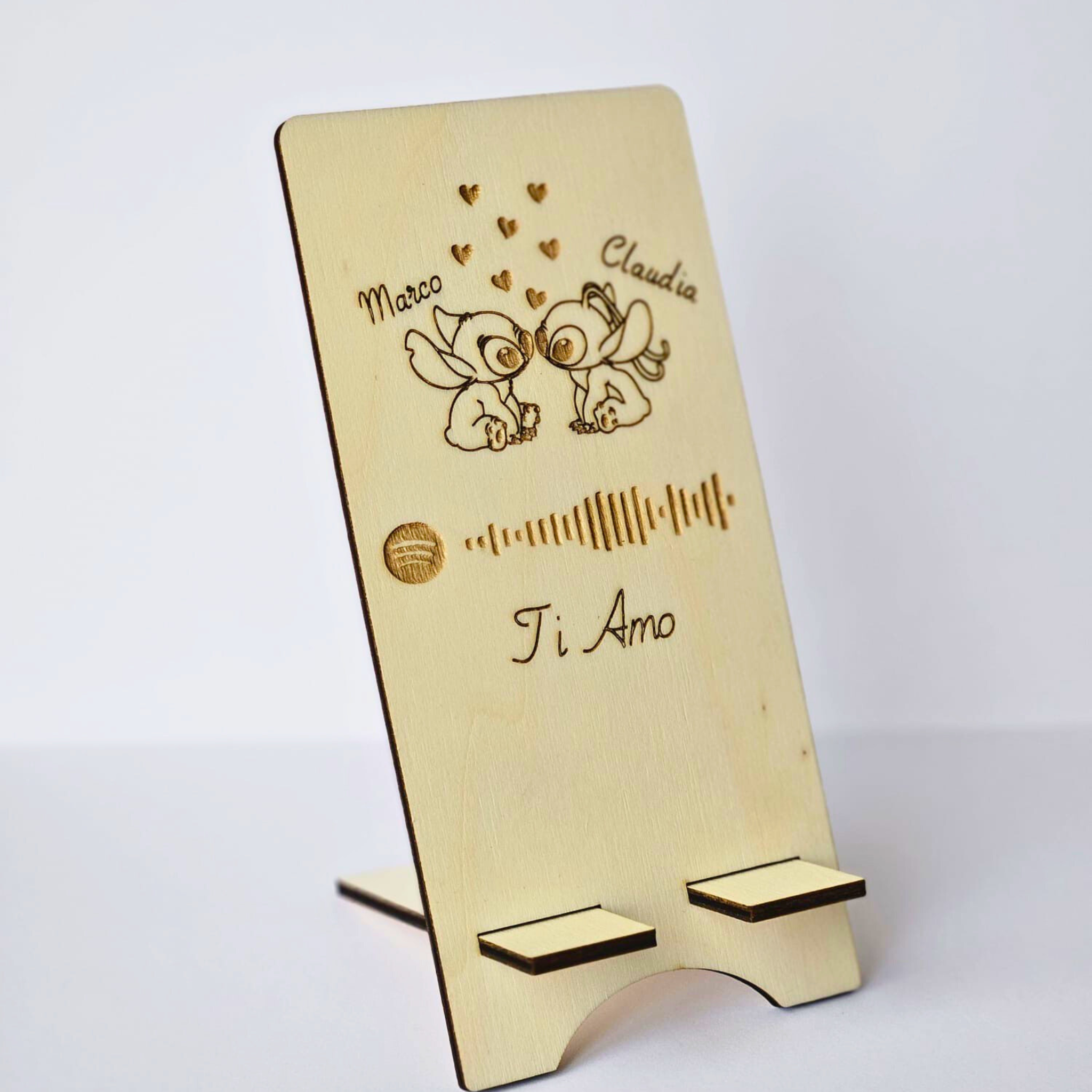 Porta Telefono in Legno Personalizzato con Nome, Canzone e QR Code "Stitch"